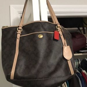 Coach shoulder purse